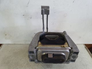 bontott VW GOLF VII Motor Tartó Bak (Fém)