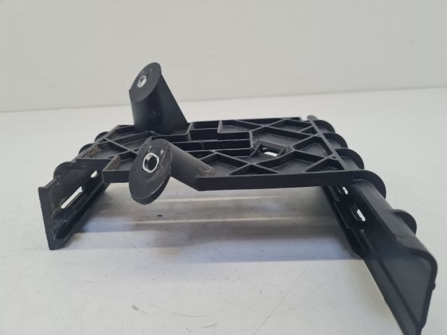 bontott VW GOLF VII Motorvezérlő Tartó