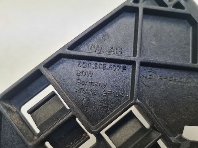 bontott VW GOLF VII Motorvezérlő Tartó