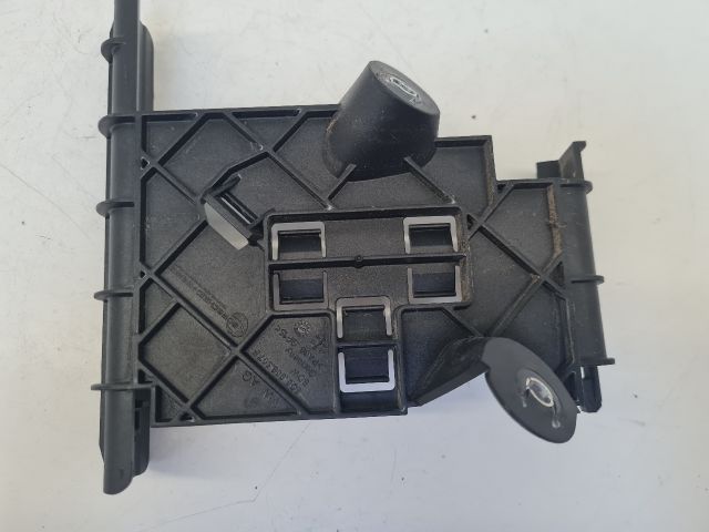 bontott VW GOLF VII Motorvezérlő Tartó