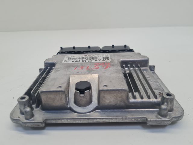 bontott VW GOLF VII Motorvezérlő