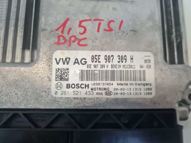 bontott VW GOLF VII Motorvezérlő
