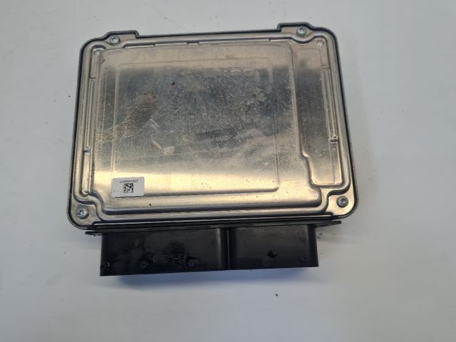 bontott VW GOLF VII Motorvezérlő