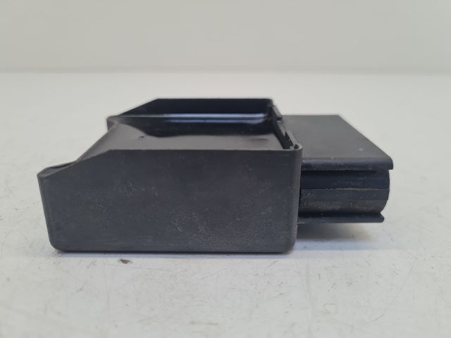 bontott VW GOLF VII Üzemanyag Szivattyú Relé