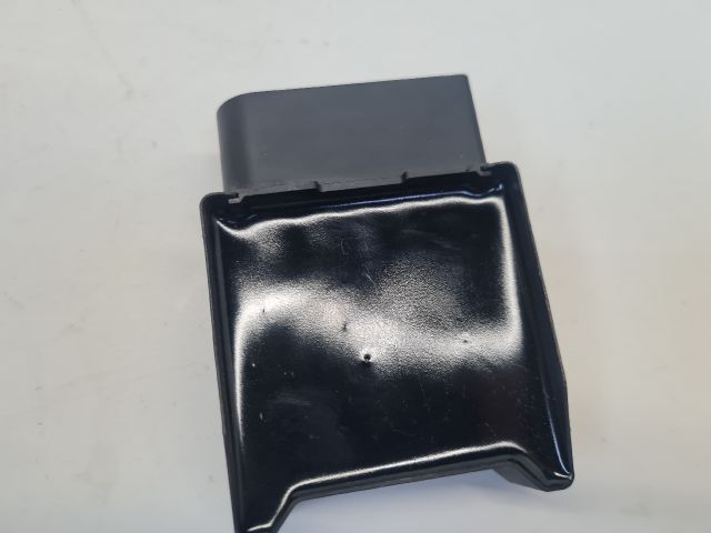 bontott VW GOLF VII Üzemanyag Szivattyú Relé