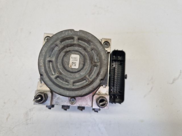 bontott VW GOLF VII ABS Kocka