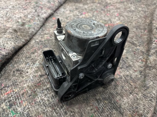 bontott VW GOLF VII ABS Kocka