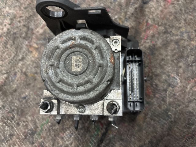 bontott VW GOLF VII ABS Kocka