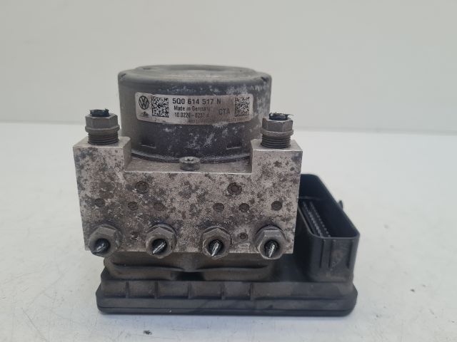 bontott VW GOLF VII ABS Kocka