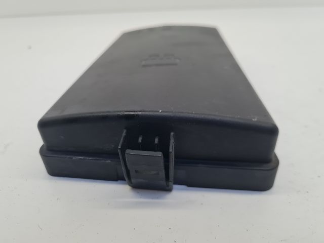 bontott VW GOLF VII Akkumulátor Fedél