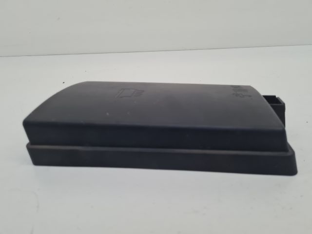 bontott VW GOLF VII Akkumulátor Fedél