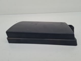 bontott VW GOLF VII Akkumulátor Fedél