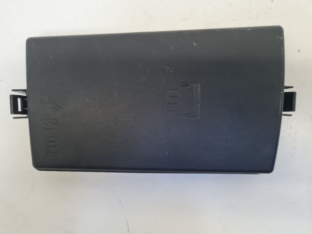 bontott VW GOLF VII Akkumulátor Fedél