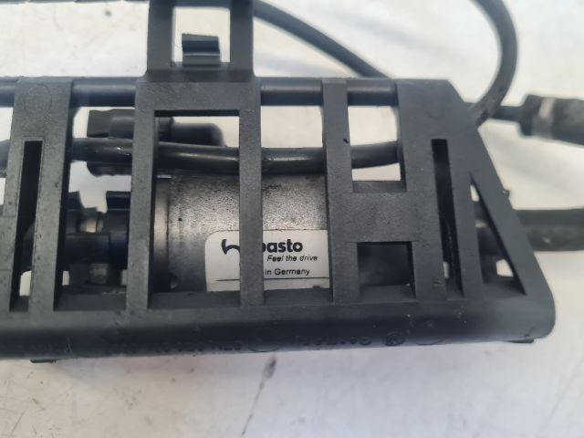 bontott VW GOLF VII Állófűtés Szivattyú (Elektromos)