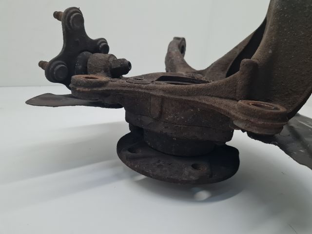 bontott VW GOLF VII Bal első Csonkállvány Kerékaggyal