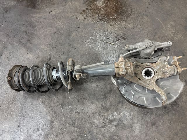 bontott VW GOLF VII Bal első Gólyaláb (Lengécsillapító, Rugó)