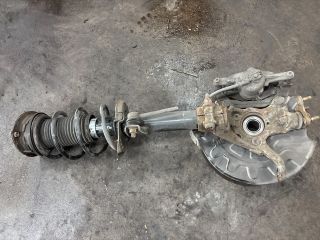 bontott VW GOLF VII Bal első Gólyaláb (Lengécsillapító, Rugó)