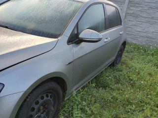 bontott VW GOLF VII Bal első Gólyaláb (Lengécsillapító, Rugó)