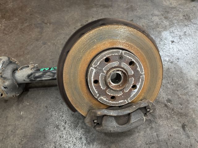 bontott VW GOLF VII Bal első Gólyaláb (Lengécsillapító, Rugó)