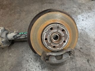 bontott VW GOLF VII Bal első Gólyaláb (Lengécsillapító, Rugó)