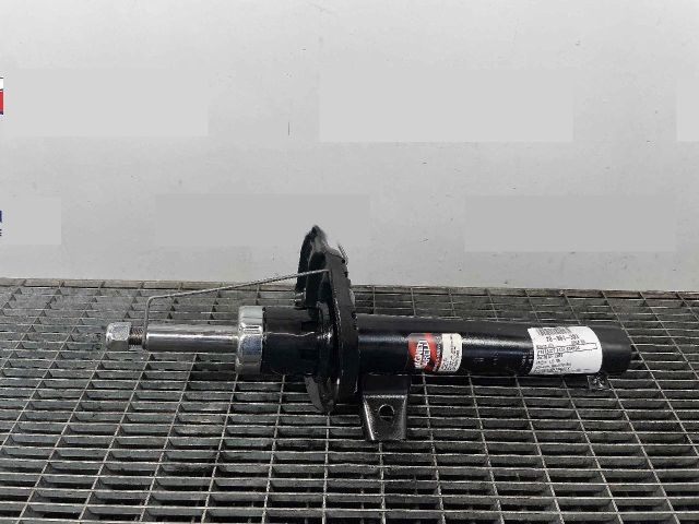 bontott VW GOLF VII Bal első Gólyaláb (Lengécsillapító, Rugó)