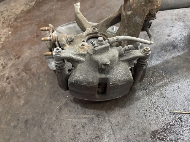 bontott VW GOLF VII Bal első Gólyaláb (Lengécsillapító, Rugó)