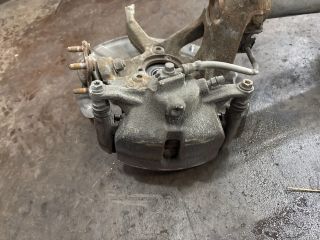 bontott VW GOLF VII Bal első Gólyaláb (Lengécsillapító, Rugó)