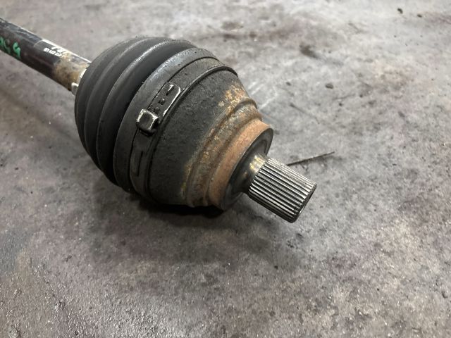 bontott VW GOLF VII Bal Féltengely