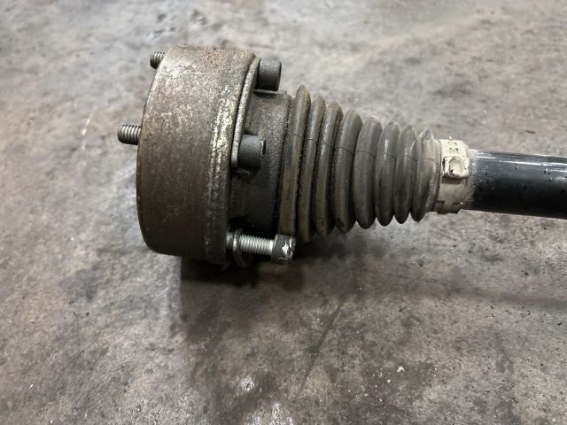 bontott VW GOLF VII Bal Féltengely