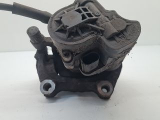 bontott VW GOLF VII Bal hátsó Féknyereg Munkahengerrel