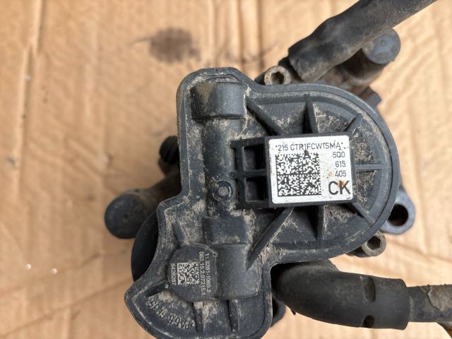 bontott VW GOLF VII Bal hátsó Féknyereg Munkahengerrel