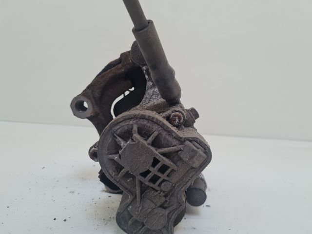 bontott VW GOLF VII Bal hátsó Féknyereg Munkahengerrel