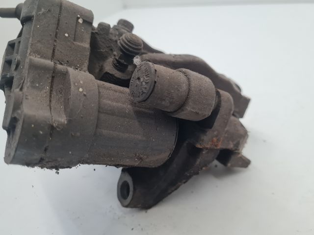 bontott VW GOLF VII Bal hátsó Féknyereg Munkahengerrel