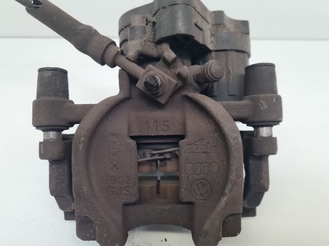 bontott VW GOLF VII Bal hátsó Féknyereg Munkahengerrel