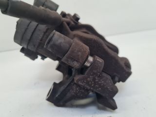 bontott VW GOLF VII Bal hátsó Féknyereg Munkahengerrel