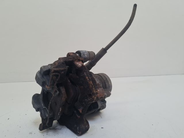 bontott VW GOLF VII Bal hátsó Féknyereg Munkahengerrel