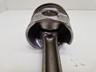 bontott VW GOLF VII Dugattyú és Hajtókar