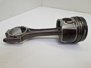 bontott VW GOLF VII Dugattyú és Hajtókar