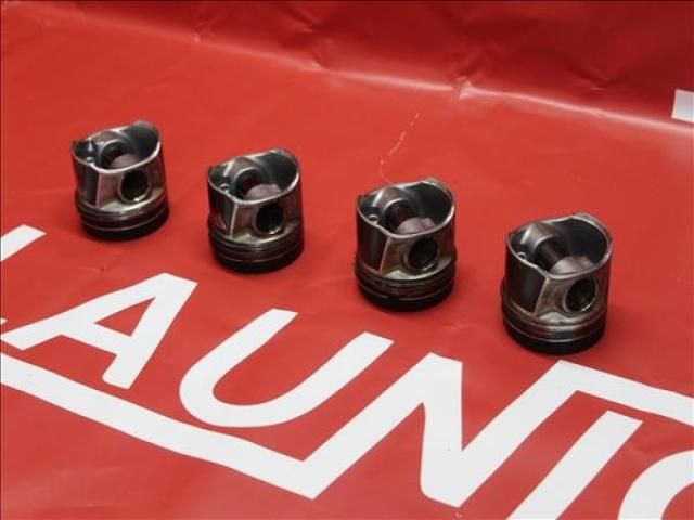 bontott VW GOLF VII Dugattyú