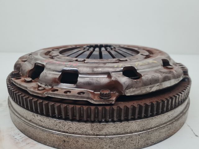 bontott VW GOLF VII Egytömegű Lendkerék