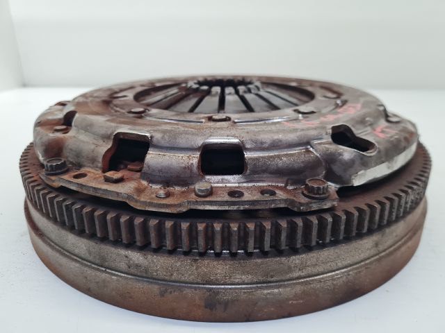 bontott VW GOLF VII Egytömegű Lendkerék