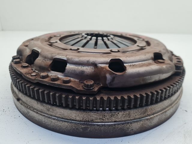 bontott VW GOLF VII Egytömegű Lendkerék