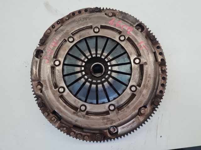 bontott VW GOLF VII Egytömegű Lendkerék