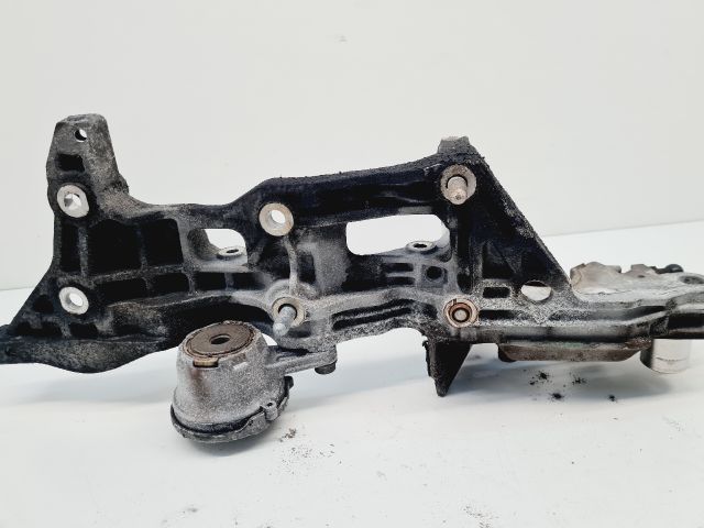 bontott VW GOLF VII Generátor Tartó Bak