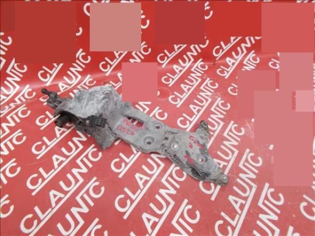 bontott VW GOLF VII Generátor Tartó Bak