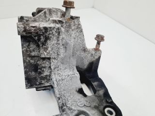 bontott VW GOLF VII Generátor Tartó Bak