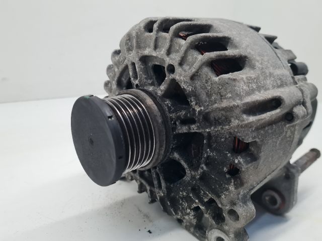 bontott VW GOLF VII Generátor