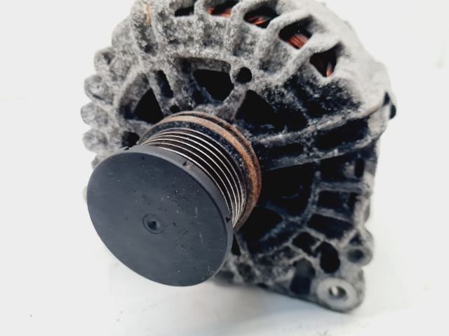 bontott VW GOLF VII Generátor