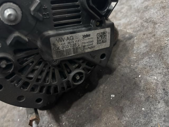 bontott VW GOLF VII Generátor