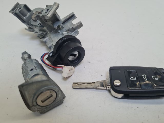 bontott VW GOLF VII Gyújtáskapcsoló Házzal